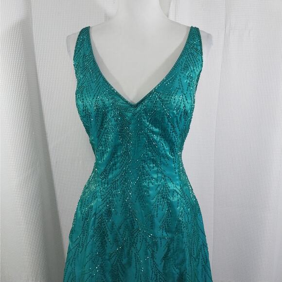 LEGENDS! TURQUOISE BLUE/GREEN IRIDESCENT MAGNIFICENTLY BEADED GOWN, DRESS! SZ 16 - Picture 3 of 11